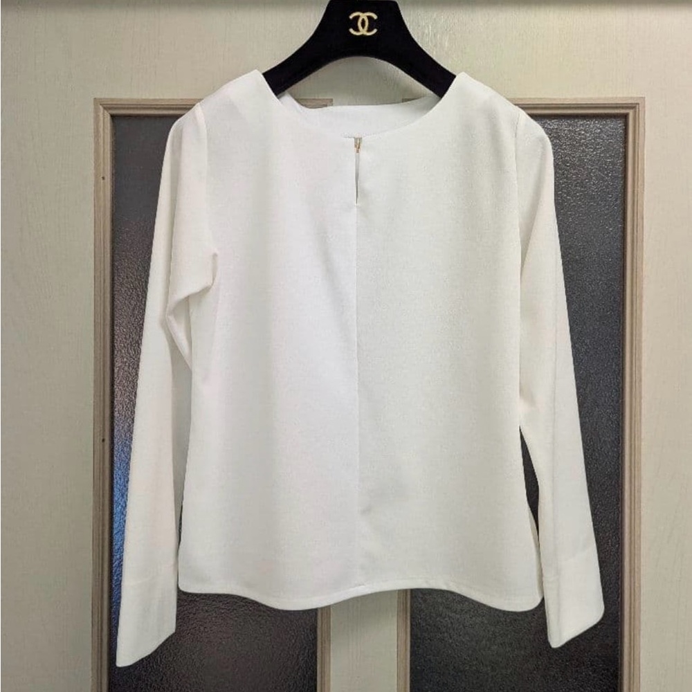 Elegant White Long Sleeve Top